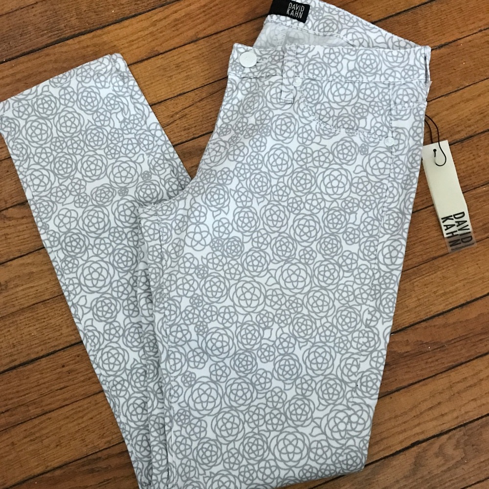 HOST PICK ! NWT David Kahn Jeans